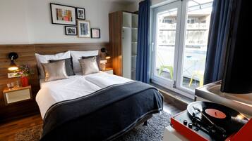 Large | Escritorio, insonorización y wifi gratis