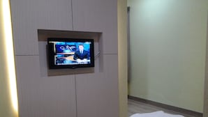 Double Room (Queen)