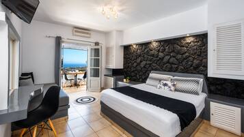 Superior Room with Sofa Bed | Cortinas blackout, quartos à prova de som, Wi-Fi de cortesia