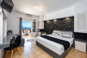 Superior Room with Sofa Bed | Blackout drapes, soundproofing, free WiFi, bed sheets - Plastiras Rooms (Santorini)