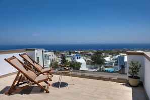 Deluxe Apartment, Sea View | Terrace/patio - Plastiras Rooms (Santorini)