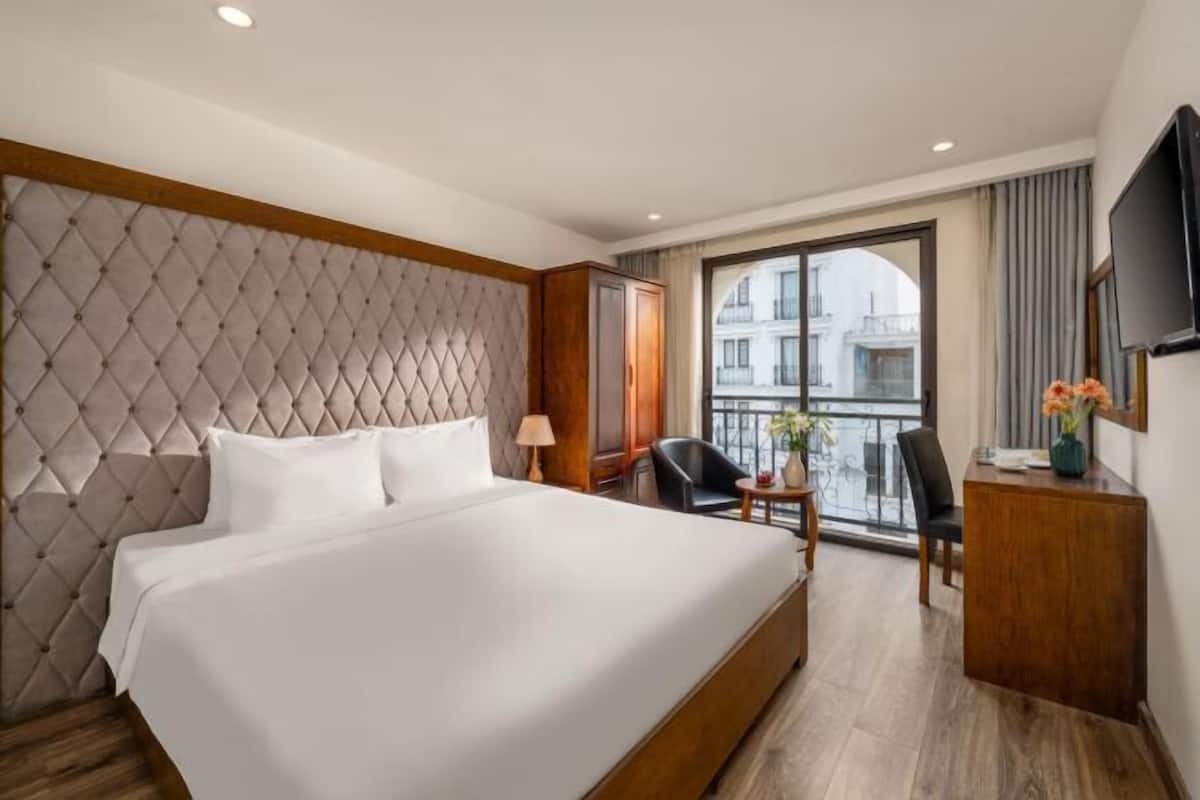 Minibar, desk, blackout curtains, soundproofing
