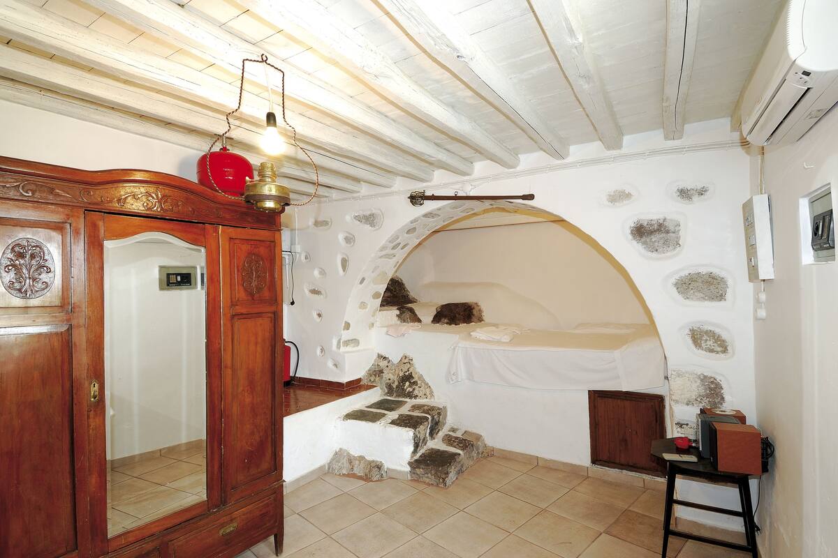 Iron/ironing board, free WiFi