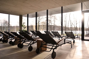 Sauna, Dampfbad, Körperbehandlungen, Warmsteinmassagen