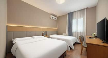 Ginza Jiayi Hotel (Yantai Suocheng Wanda Plaza Branch)