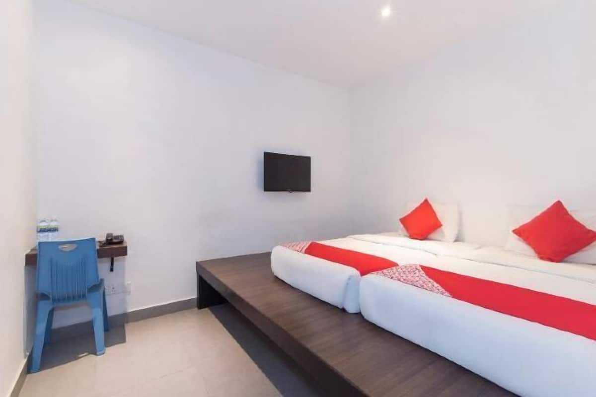 Desk, free WiFi, bed sheets
