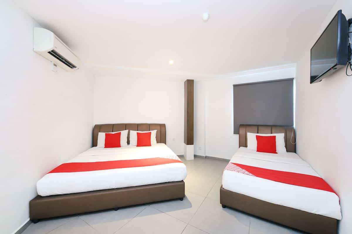 superior suite | desk, free wifi, bed sheets