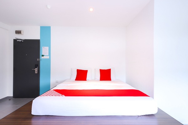 Deluxe Double Room | Desk, free WiFi, bed sheets