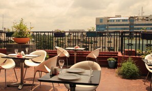 Outdoor dining - Orchid Suites Bangalore (Bengaluru)