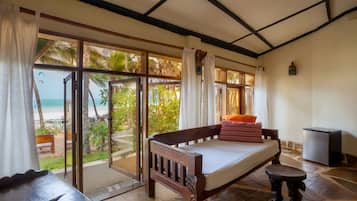 Exclusive Suite, 2 Bedrooms, Ocean View | Living area