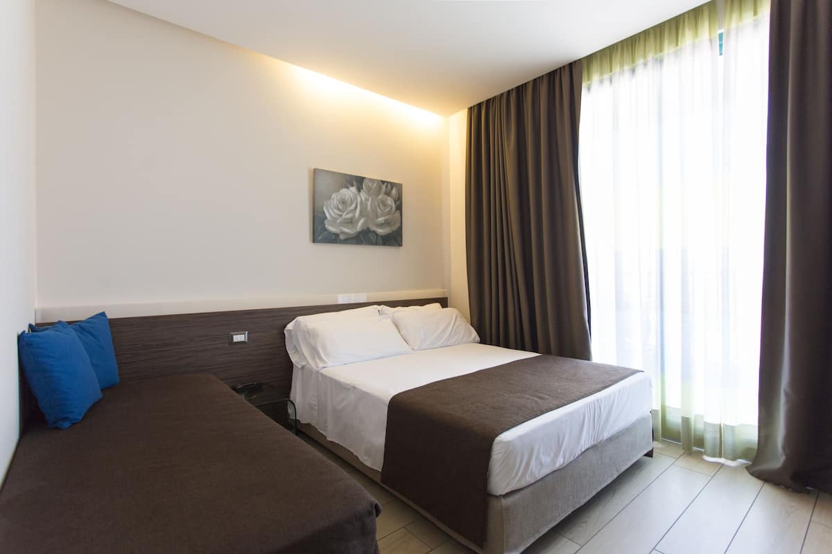 1 bedroom, in-room safe, soundproofing, WiFi (free)