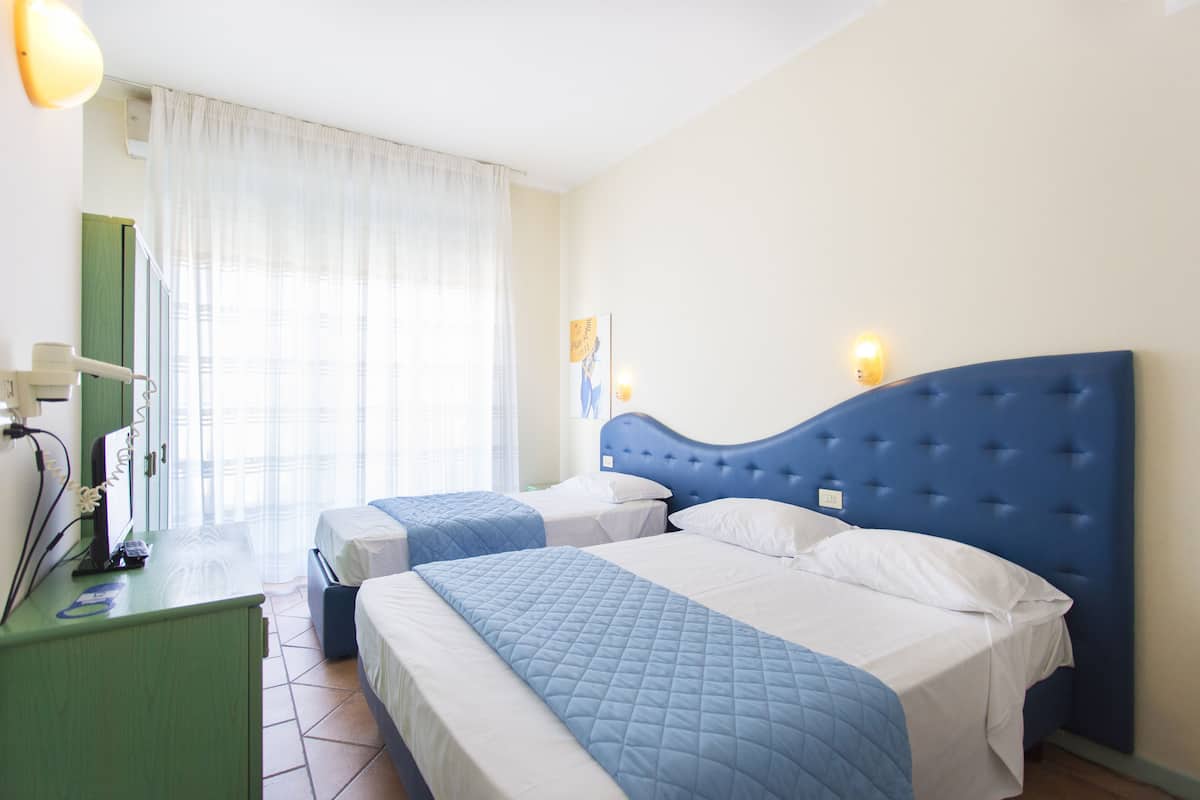 1 bedroom, in-room safe, soundproofing, WiFi (free)
