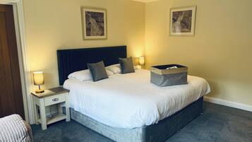 Chambre Double Supérieure | Literie de qualité supérieure, bureau