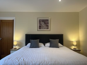 Superior Double Room | Premium bedding, individually decorated, individually furnished, desk