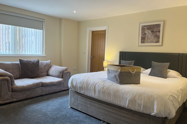 Superior Double Room | Premium bedding, desk, laptop workspace, WiFi (free)