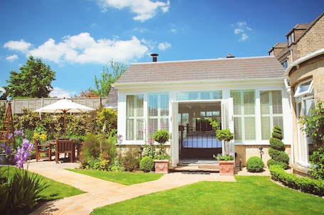 Superior Double Room, Ensuite, Garden View (The Garden Room) | Garden. Croft House Guest Suite