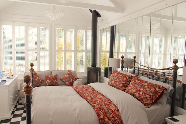 Superior Double Room, Ensuite, Garden View (The Garden Room)
