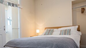 Habitación doble, baño privado, vistas a la ciudad