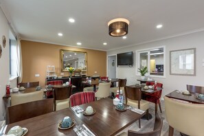Free breakfast - The Kirkstyle Hotel (Biggar)