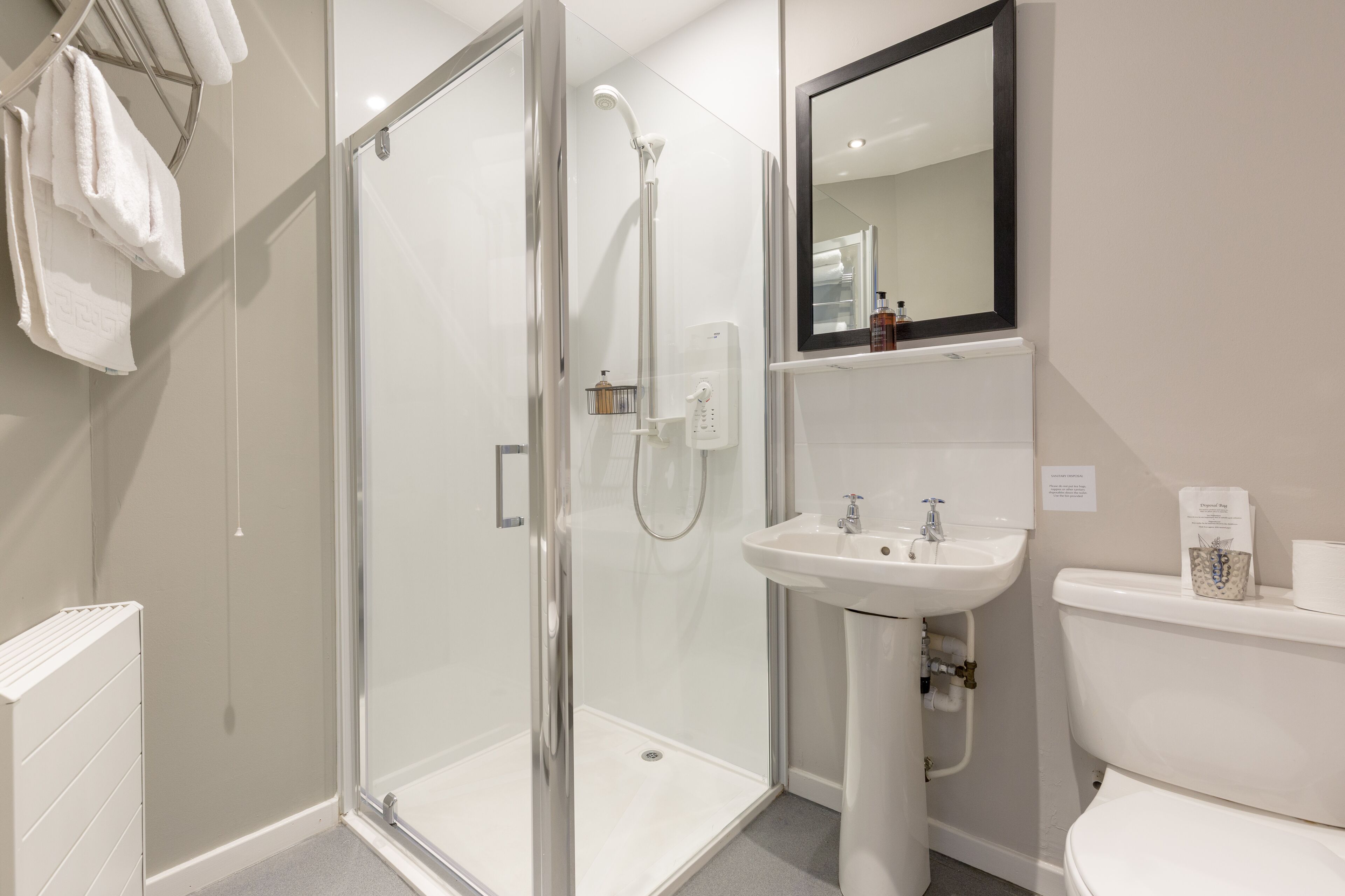 standard double room, ensuite, garden view | bathroom | hair dryer, towels, soap, shampoo