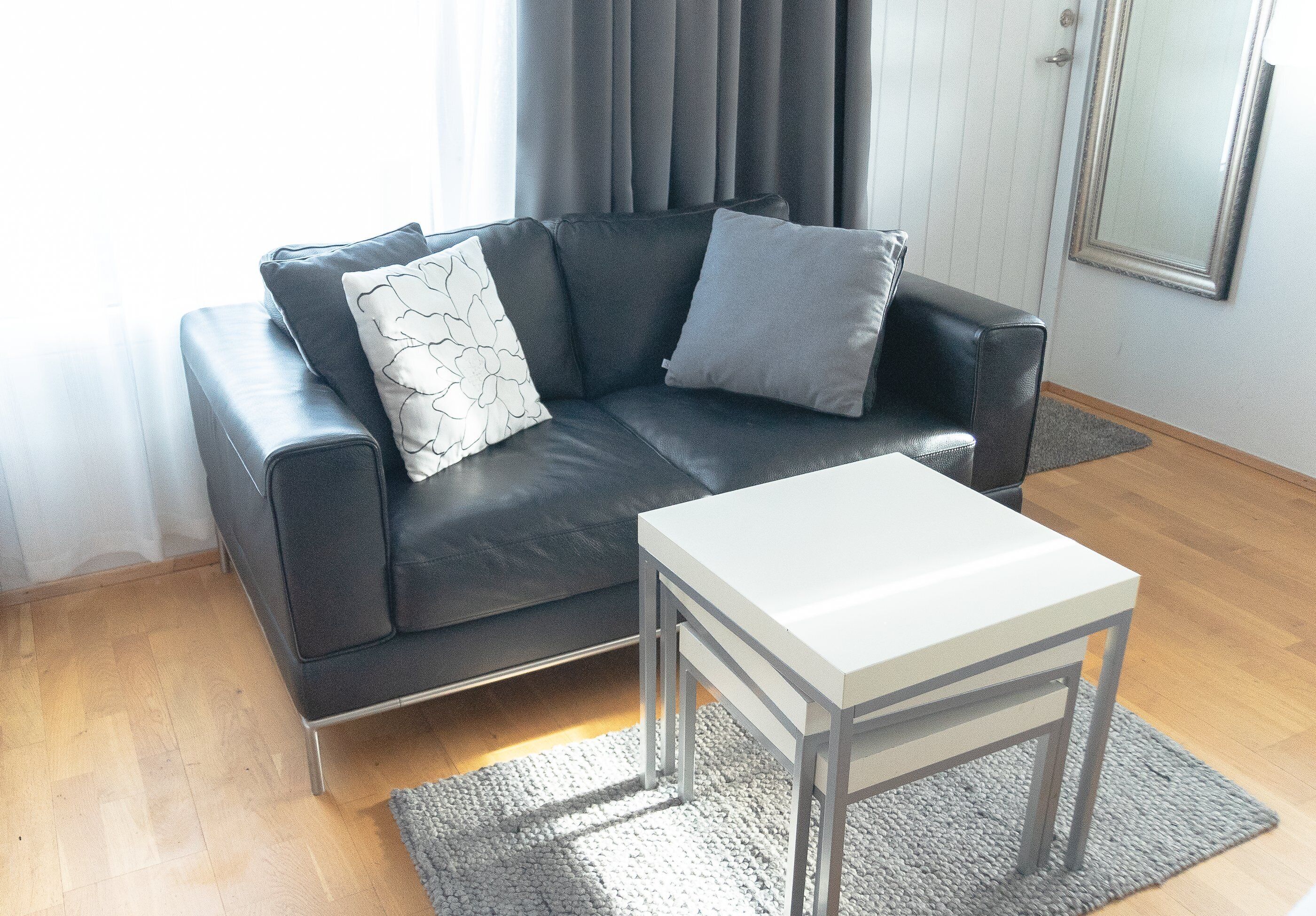 junior triple room, private bathroom | living area