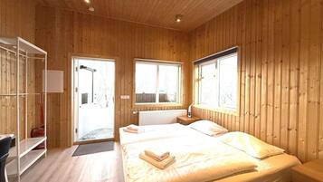 Basic Cabin | Blackout curtains, free WiFi, bed sheets