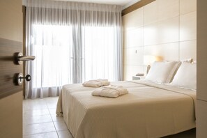 3 bedrooms, premium bedding, pillow-top beds, in-room safe - Magdani Villas (Skiathos)