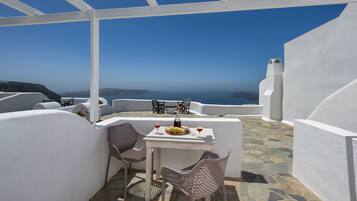 Deluxe Double Room, Sea View | Terrace/patio