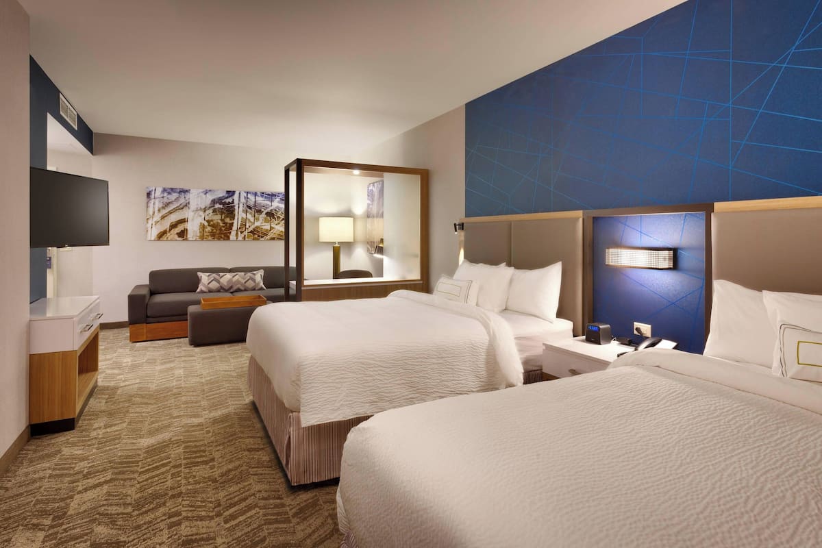 Hypo-allergenic bedding, in-room safe, desk, laptop workspace