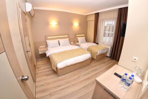 Family Room | In-room safe, desk, iron/ironing board, free WiFi - Sonerbey Otel (Ordu)