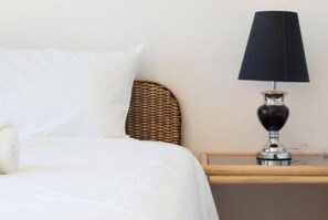 Escrivaninha, ferros/tábuas de passar roupa, Wi-Fi de cortesia