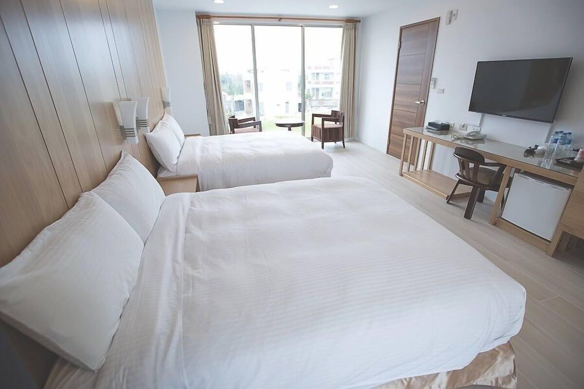 Comfort Quadruple Room | Desk, blackout drapes, WiFi (free), individually decorated