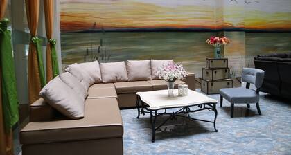 Paragon Hotel and Suites