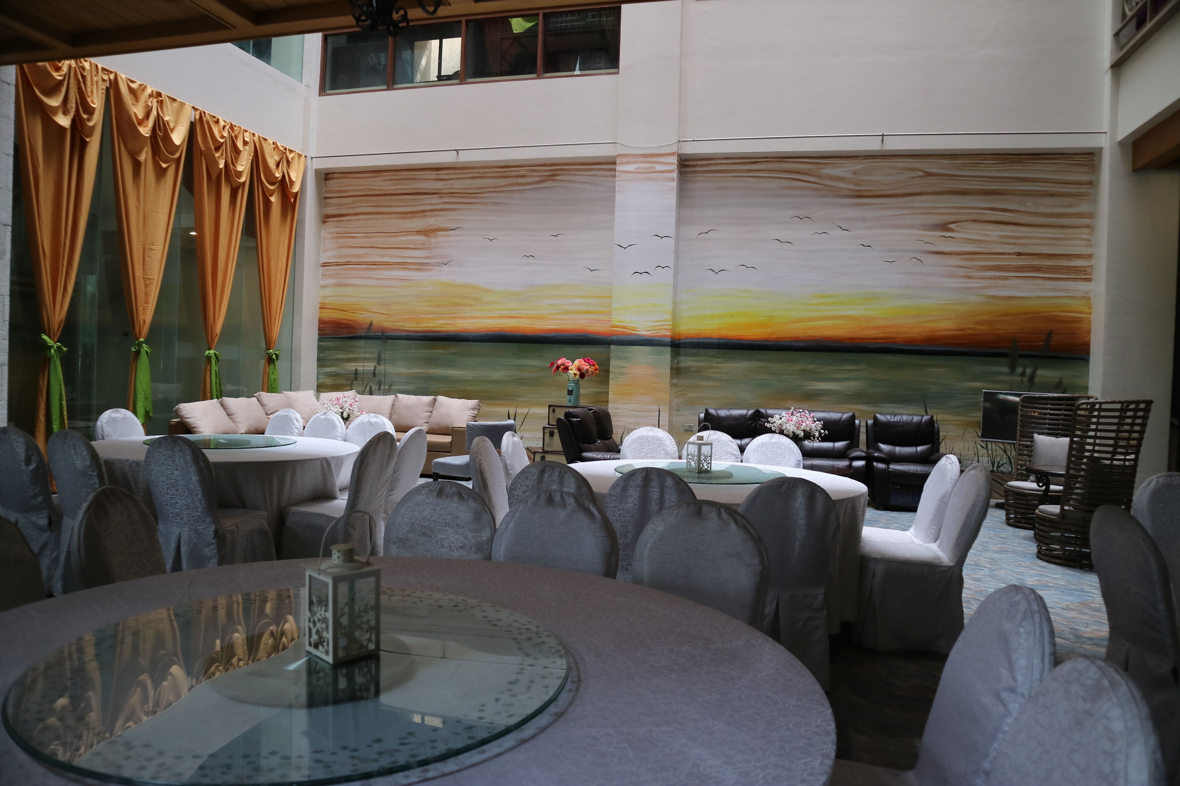 lunch and dinner served, chinese cuisine