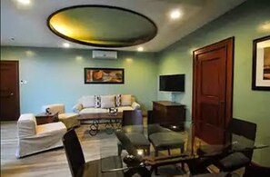 Paragon Junior Suite | Living area