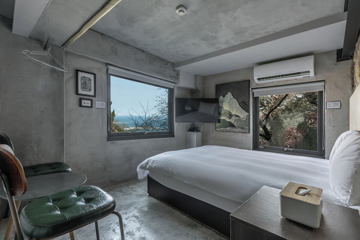 Sea view small double room | Minibar, blackout drapes, soundproofing, free WiFi