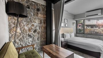 Queen Room with sea view | View from room