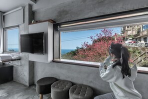 O301 海景豪華四人間-帶浴缸 | 遮光布/窗簾、隔音、免費無線上網、床單