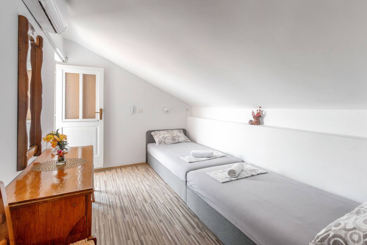 Grand Apartment, 3 Bedrooms, Balcony, Sea View