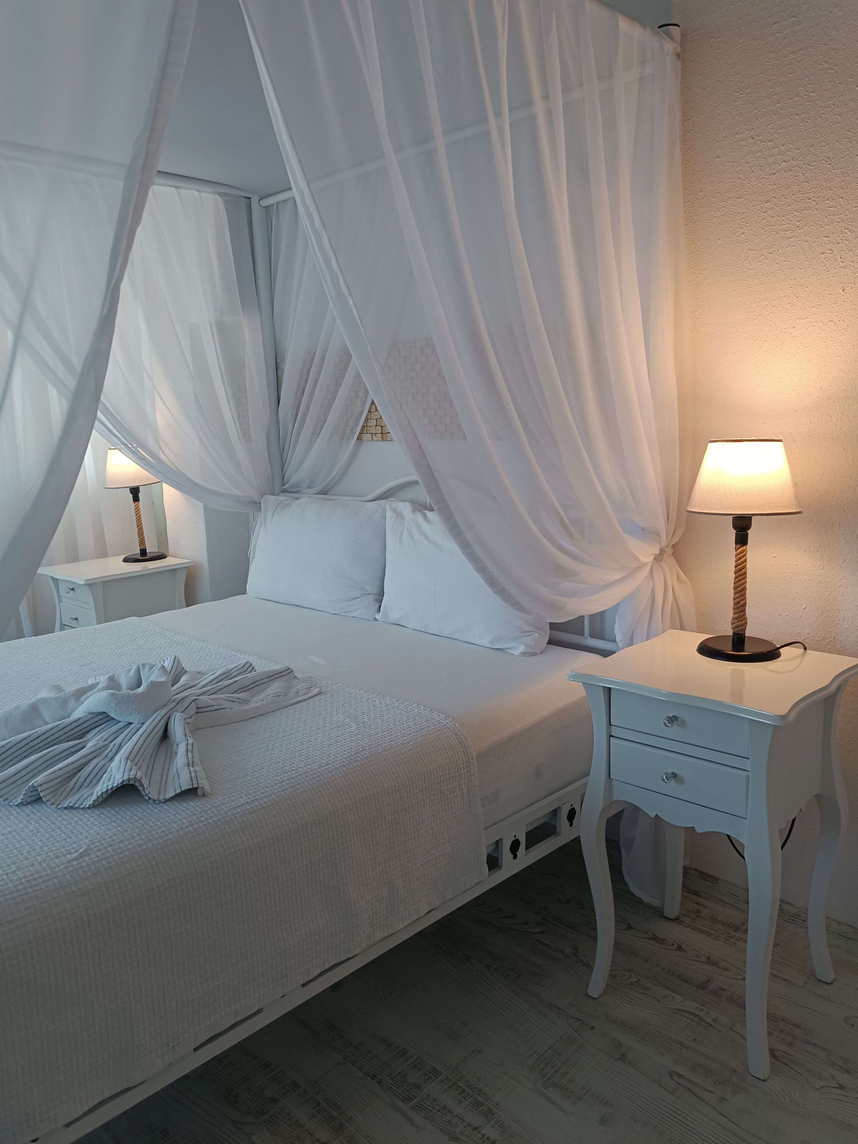 standard double room, sea view | 1 bedroom, minibar, in-room safe, soundproofing