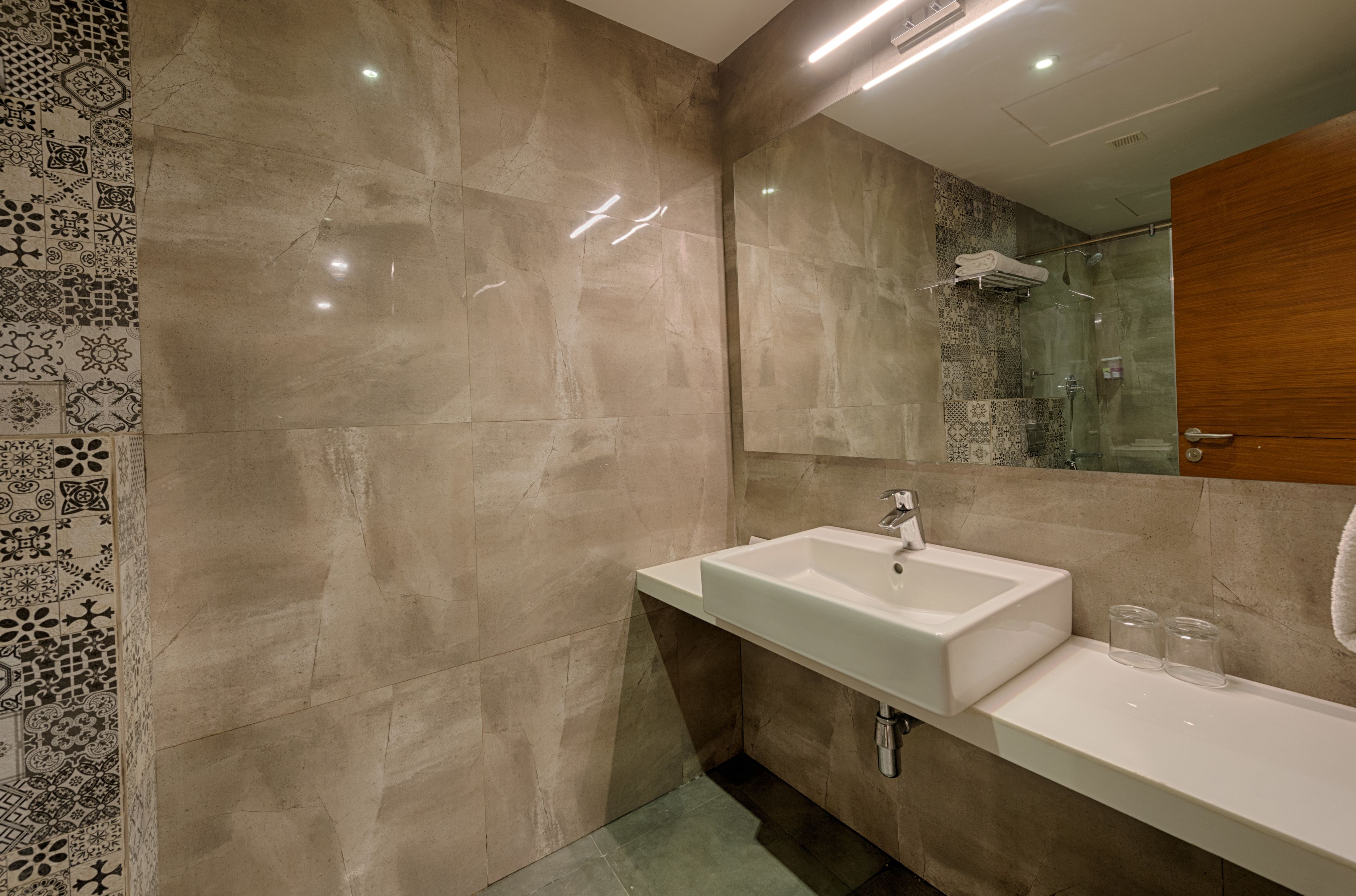 premium twin room, 1 bedroom | bathroom sink