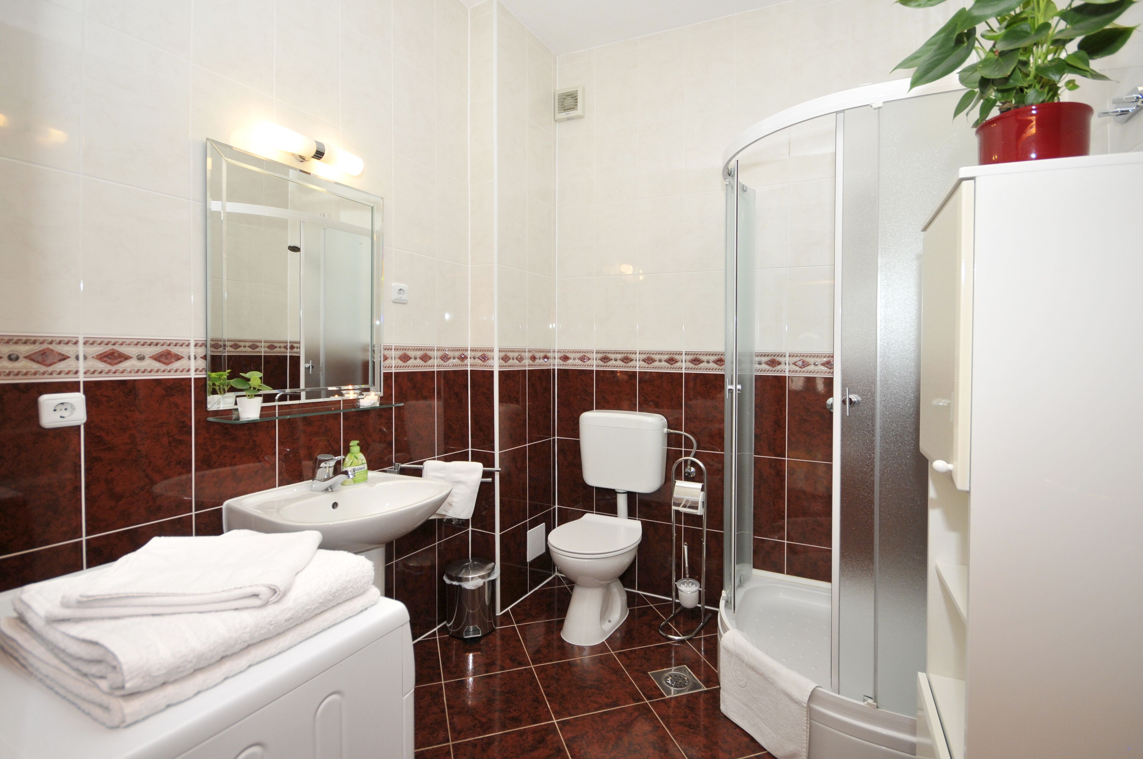 Studio, terrasse, rez-de-chaussée | Salle de bain