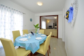 Appartement Familial, 1 chambre, vue mer, vue mer | Salle à manger