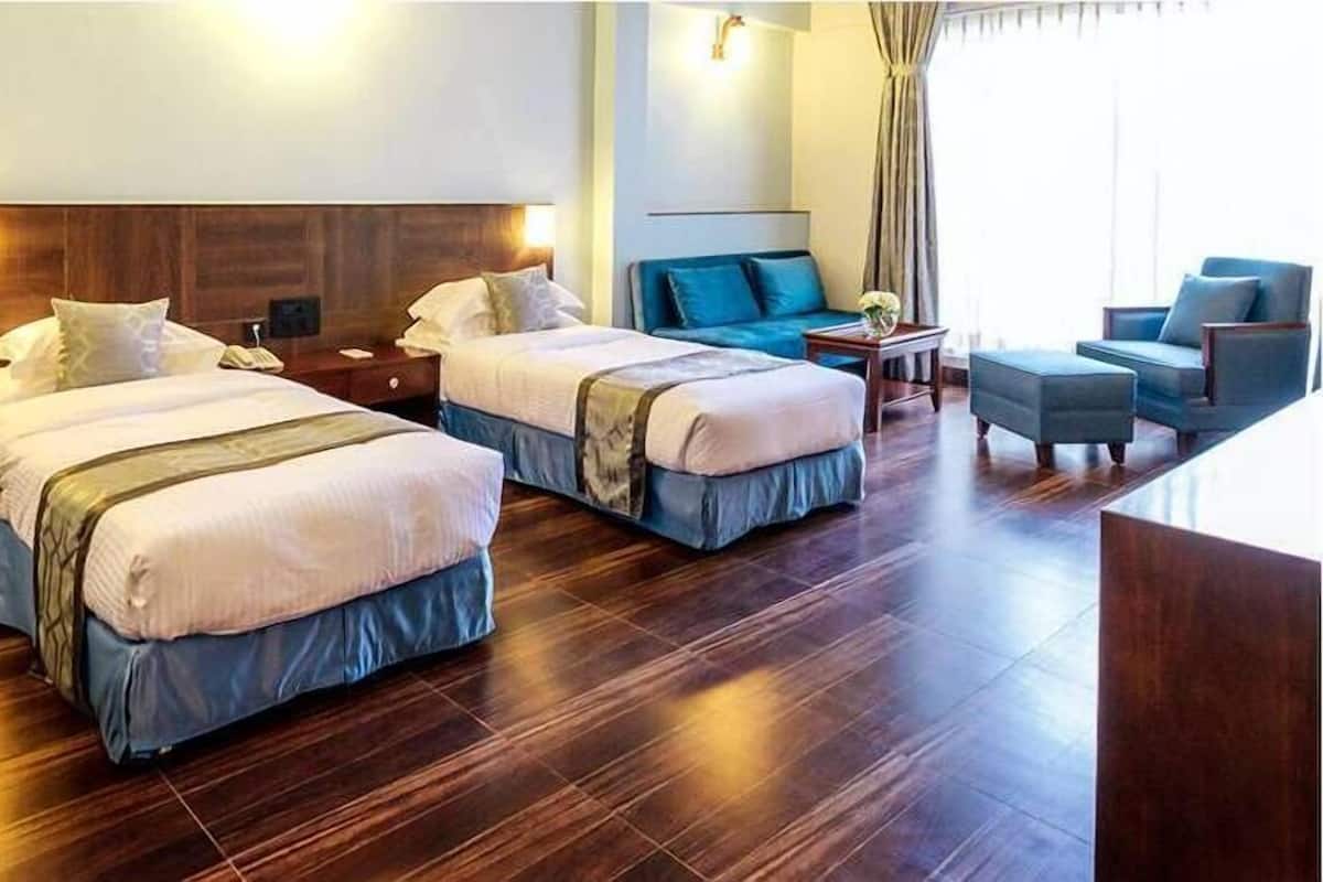 Luxury Double or Twin Room | Minibar, in-room safe, desk, soundproofing