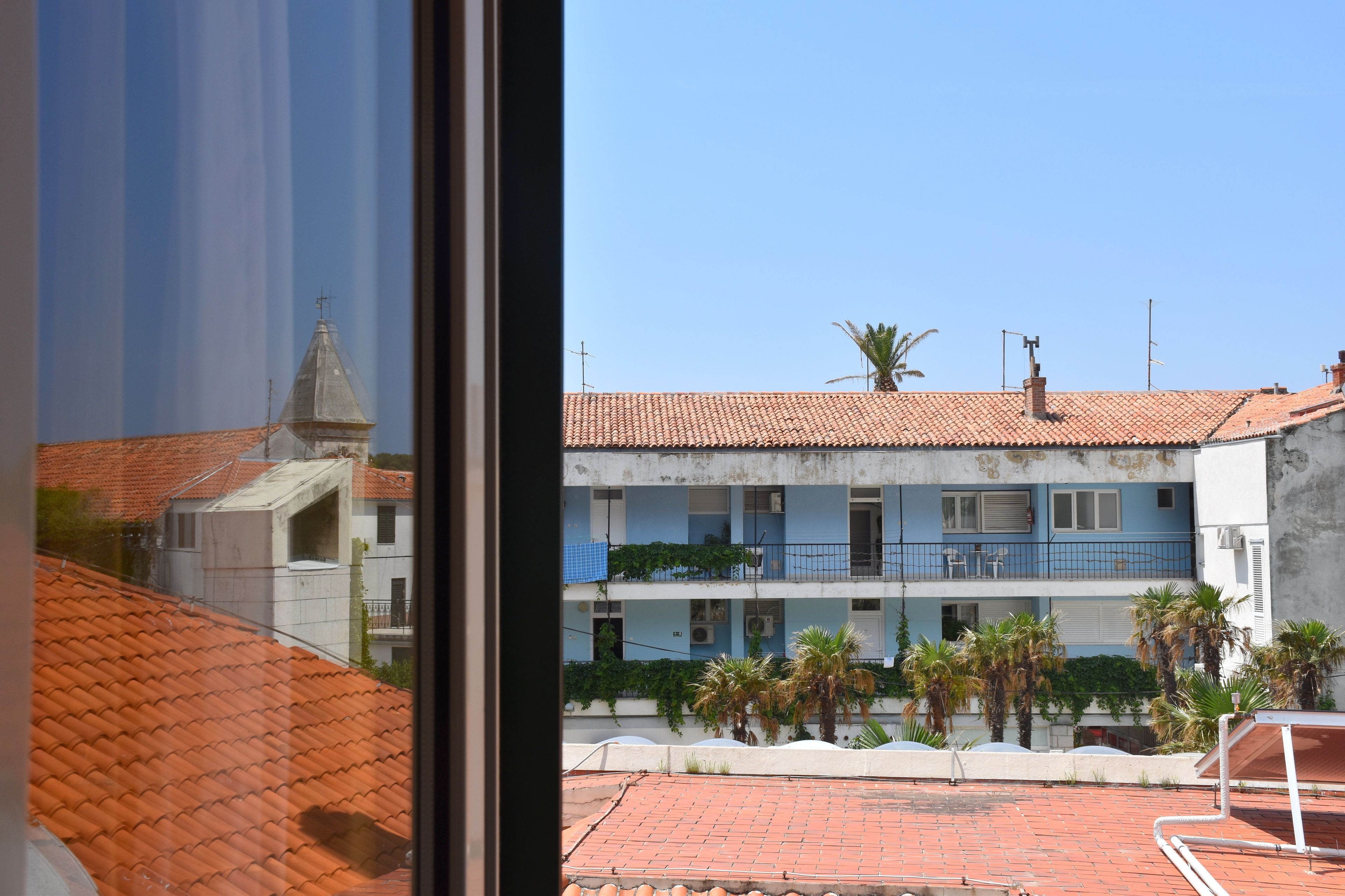 Habitación Confort doble | Minibar, escritorio, cortinas opacas y sistema de insonorización