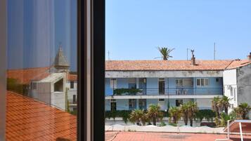 Habitación Confort doble | Minibar, escritorio, cortinas opacas y sistema de insonorización