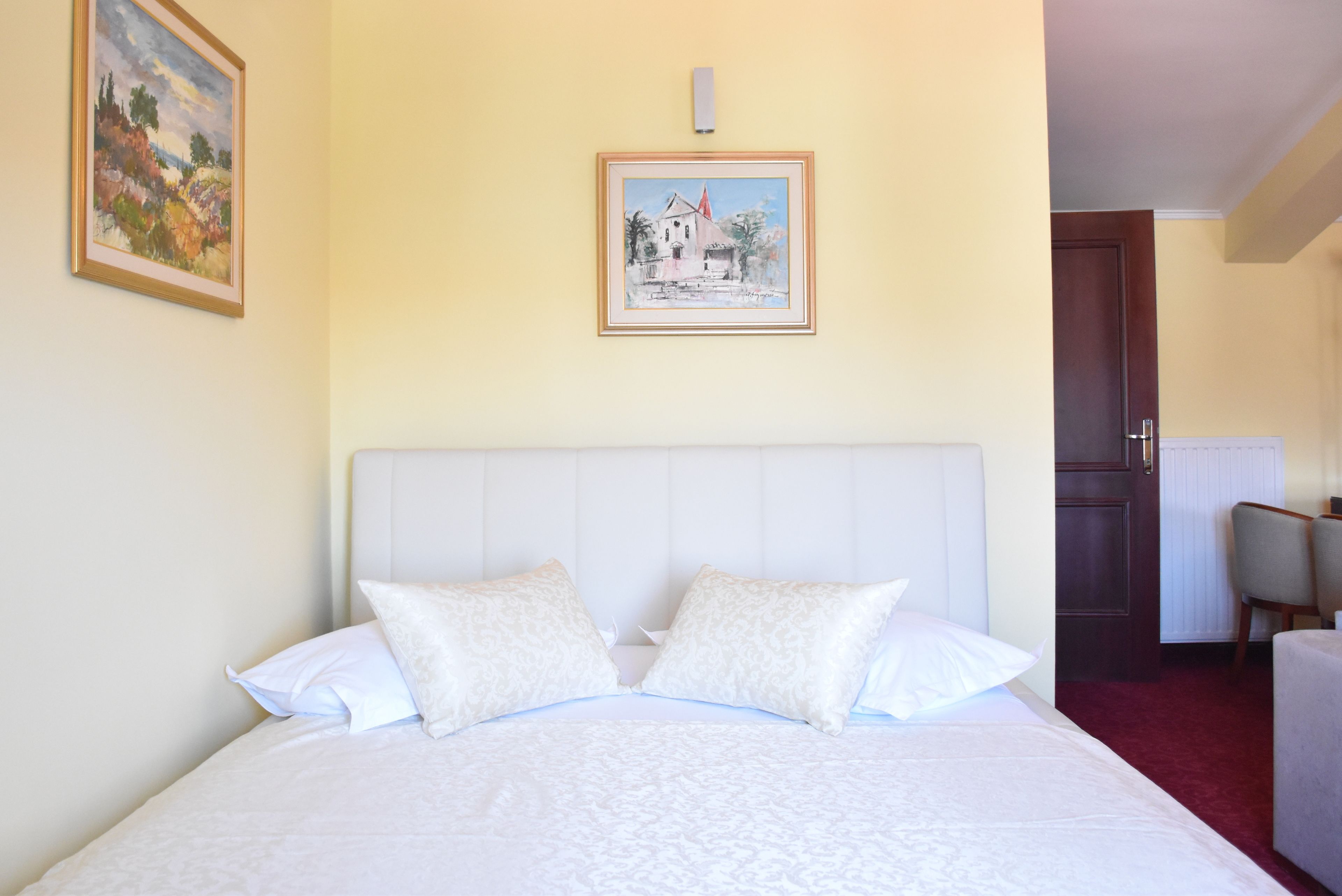 Superior Suite | Minibar, desk, blackout drapes, soundproofing