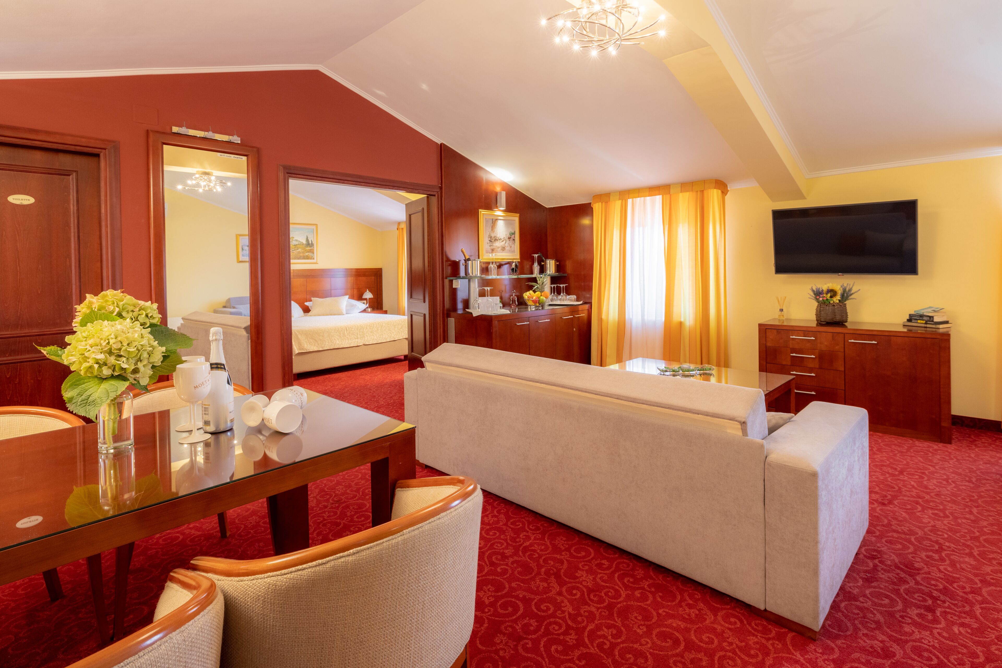 Superior Suite | Oppholdsområde | LCD-TV