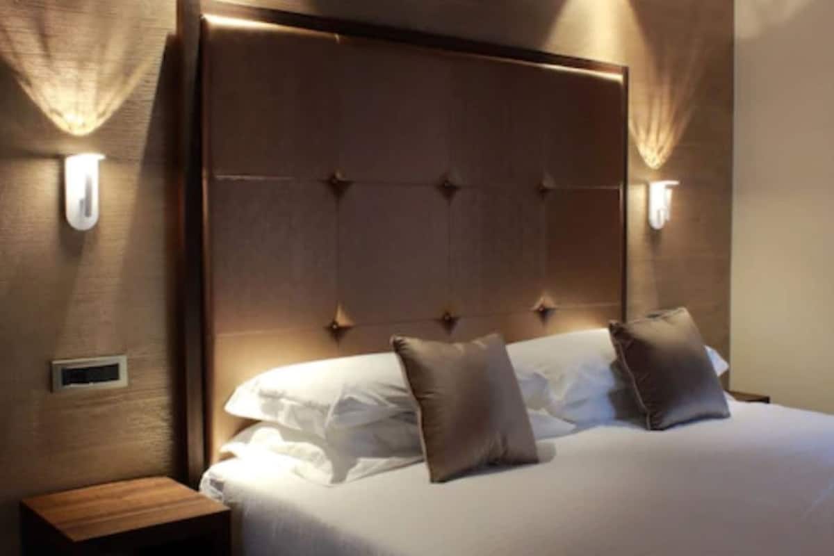 Room Assigned at Check-in | 1 bedroom, down comforters, minibar, in-room safe