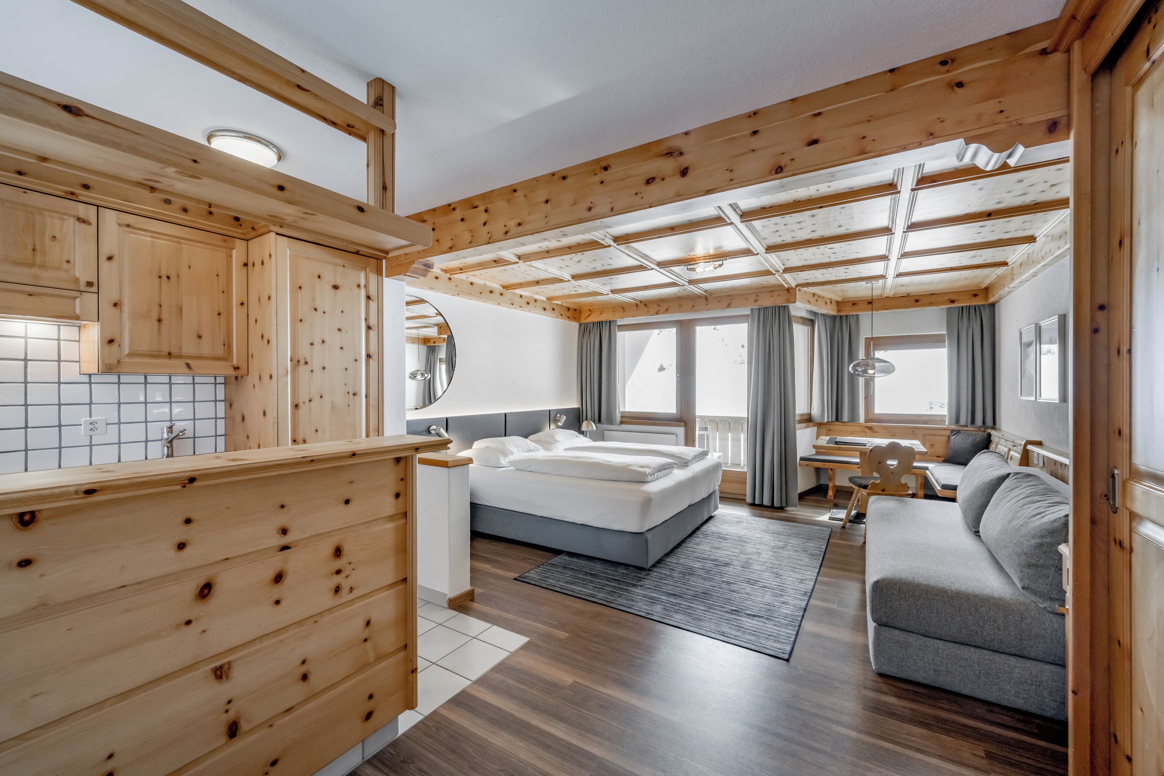 superior double room, 1 double bed, mountain view | hypo-allergenic bedding, in-room safe, desk, free wifi